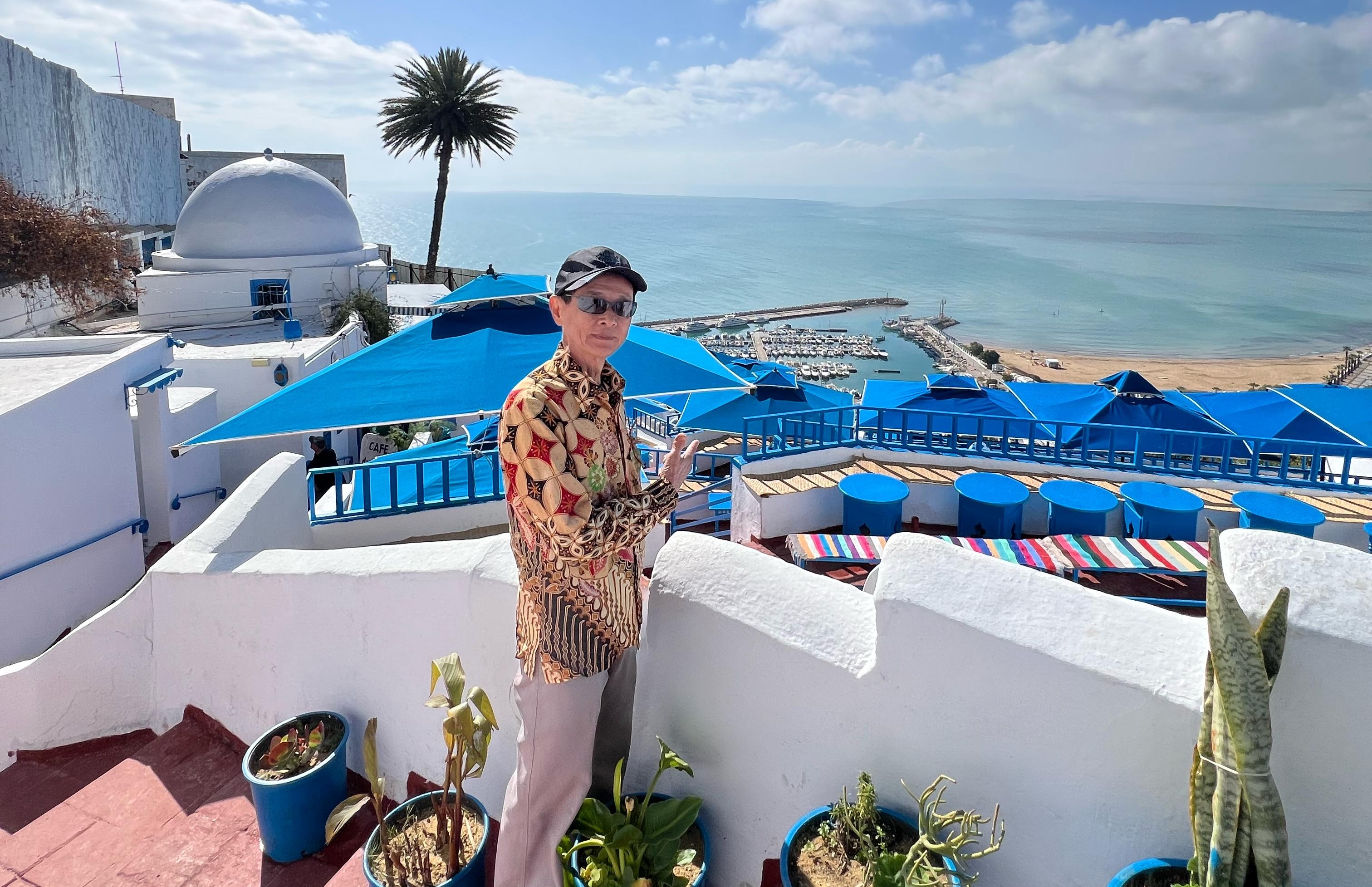  TUNISIA BLUE AND WHITE TOUR